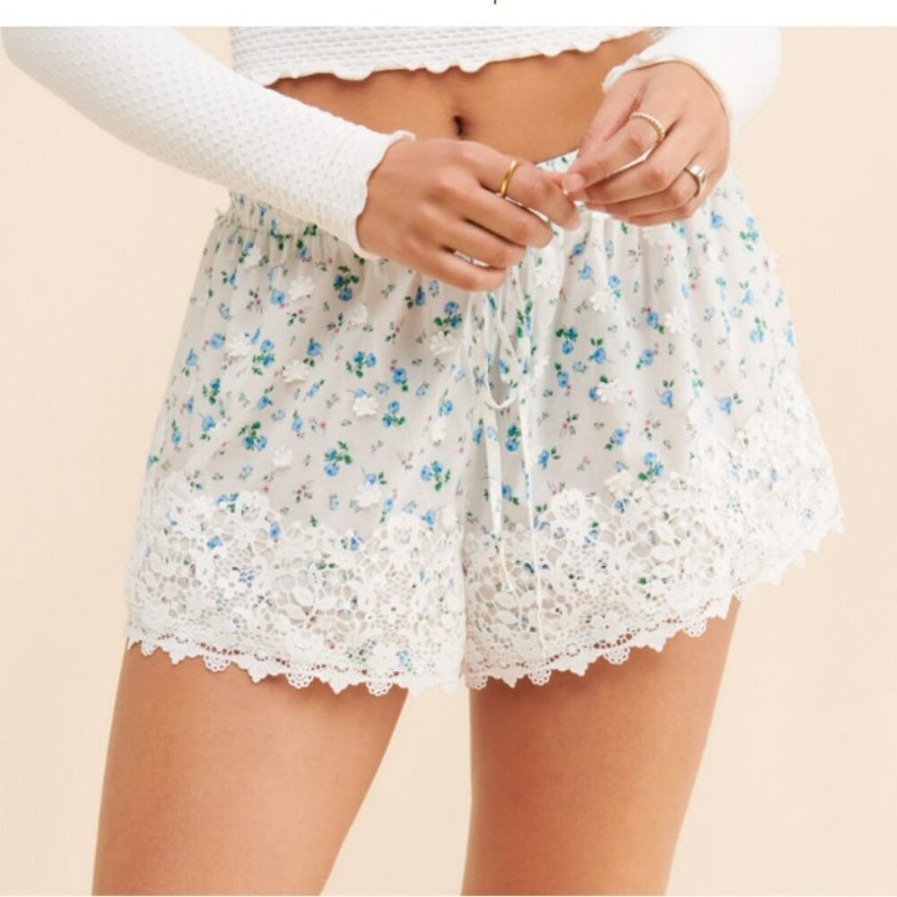 For Love and Lemons Muna‎ Floral Embroidered Lace Pull on Cover Up Shorts Size L